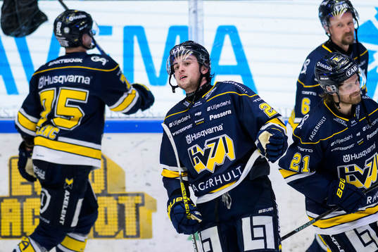 HV71s Robert Nardella jublar