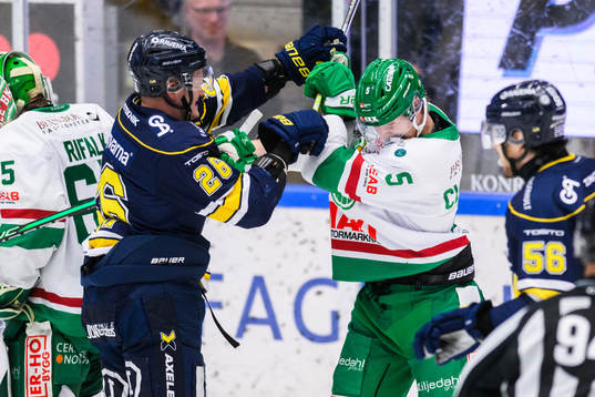HV71s Tommi Tikka och Rögles Ludvig Claesson
