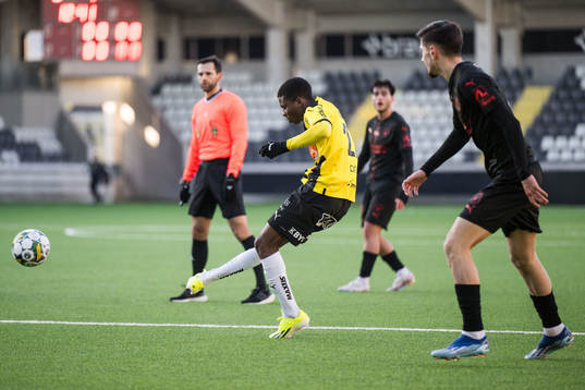 Häckens Akoua Romeo Amane gör 1-1