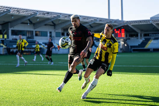 Midtjyllands Jose Carlos Juninho och Häckens Julius
