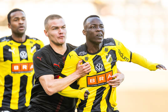 Midtjyllands Victor Bak och Häckens John Paul Dembe