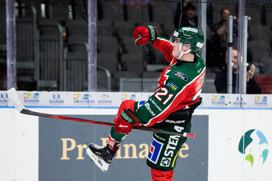 Frölundas Jere Innala jublar