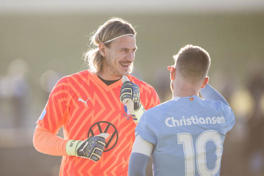 Malmö FFs målvakt Johan Dahlin och Anders Christiansen