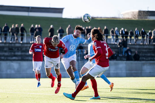 Silkeborgs Alexander Busch och Malmö FFs Stefano Vecchia