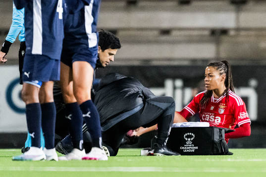 Jéssica Silva of Benfica receives medical attention