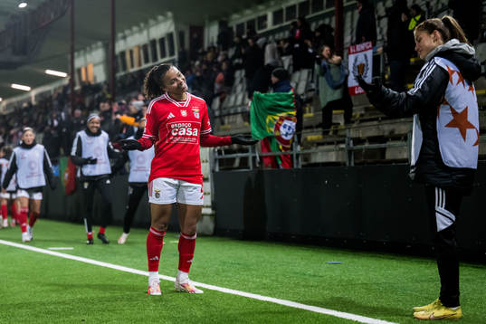 Marie Alidou of Benfica celebrates