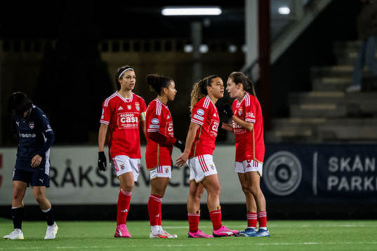 Andreia Norton of Benfica looks dejected