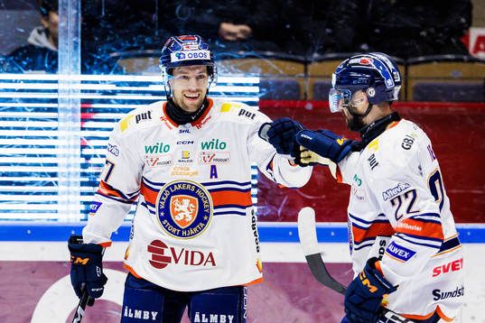 Växjös Robert Rosén jublar