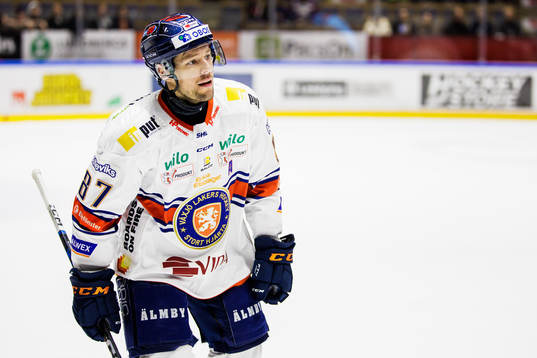 Växjös Robert Rosén jublar