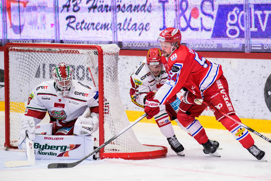 Timrås Jonathan Dahlén oroar framför MoDos David