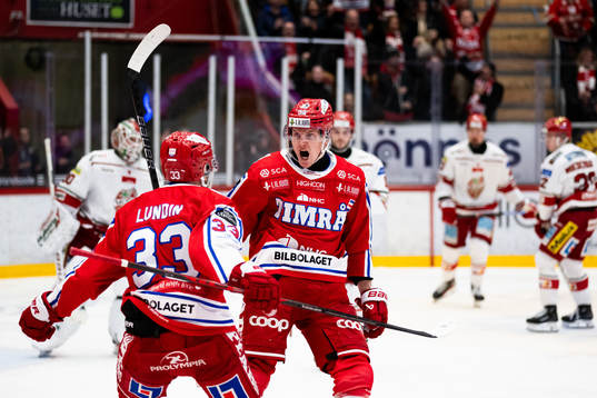 Timrås Sebastian Hartmann jublar
