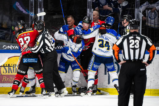 Leksands Justin Glenn Kloos, Luleås Erik Gustafsson och