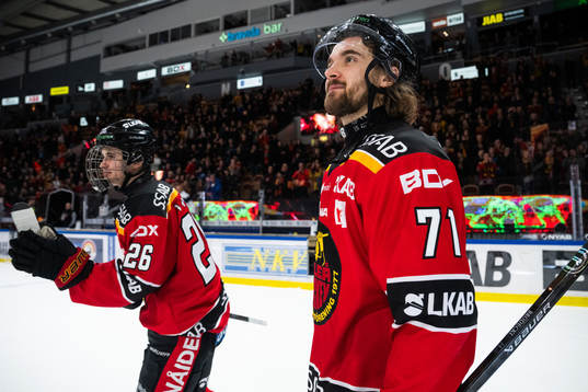Luleås Oliwer Sjöström och Adam Brodecki jublar