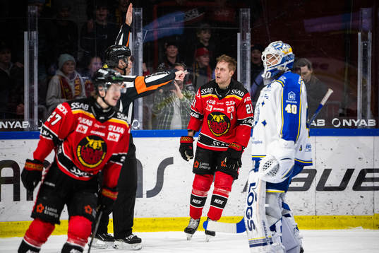 Luleås Juhani Tyrväinen reagerar