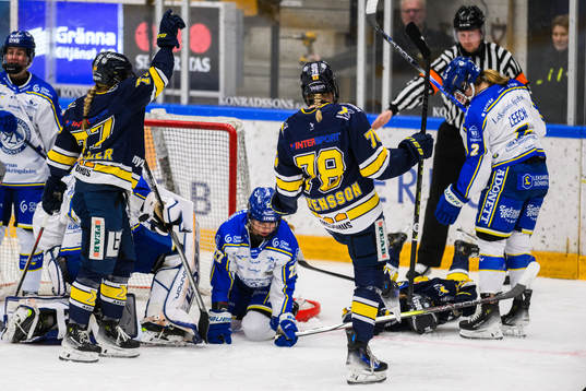 HV71s Mira Jungåker  jublar