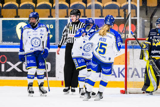 Leksands Emilie Kruse Johansen 4-1under ishockeymatchen i