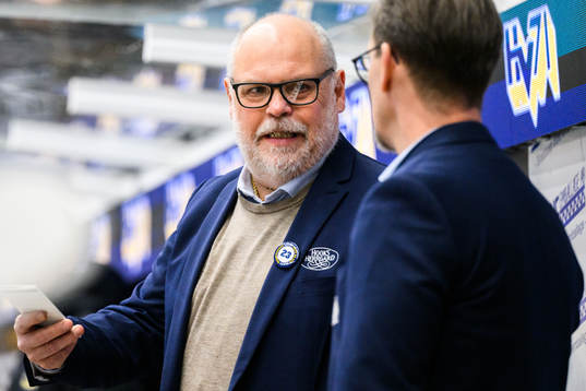 HV71s tränare Ulf Hall