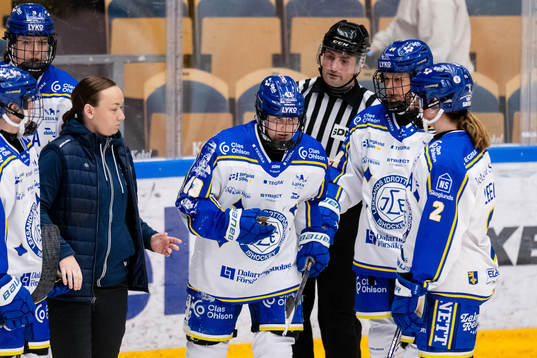 Leksands Aino Karppinen har ont