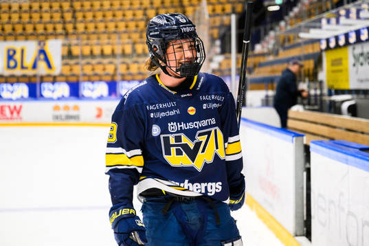 HV71s Elin Svensson jublar och tackar fansen