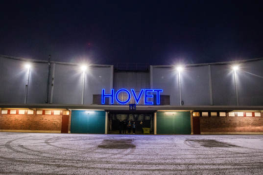 Exteriör av Hovet  ishockeymatchen i Hockeyallsvenskan