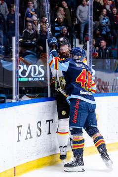 Djurgårdens Albin Grewe och Brynäs Jordie Benn