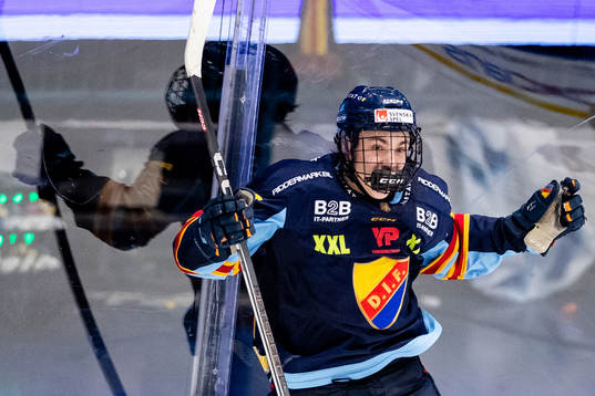 Djurgårdens Linus Eriksson jublar