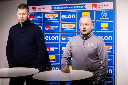 Djurgårdens tränare Michael Holmqvist och Brynäs