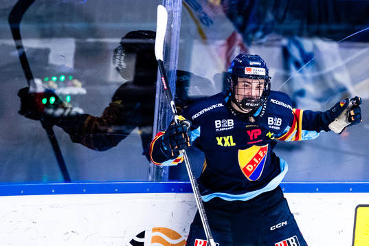 Djurgårdens Linus Eriksson jublar