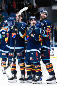 Djurgårdens Kevin Karlsson  och Ludvig Rensfeldt jublar