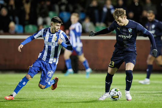 IFK Göteborgs Melvin Koliqi och Halmstads Birnir Ingason