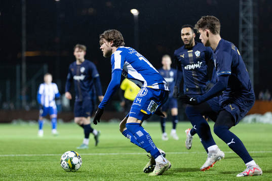 IFK Göteborgs Gustaf Norlin och Halmstads Gabriel Wallentin