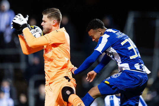 Halmstads målvakt Tim Rönning och IFK Göteborgs Ben