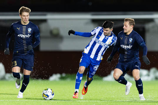 IFK Göteborgs Melvin Koliqi och Halmstads Joel Allansson