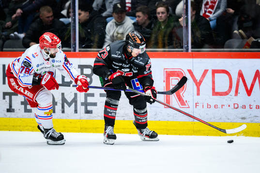 Timrås Robin Hanzl och Örebros Oliver Eklind