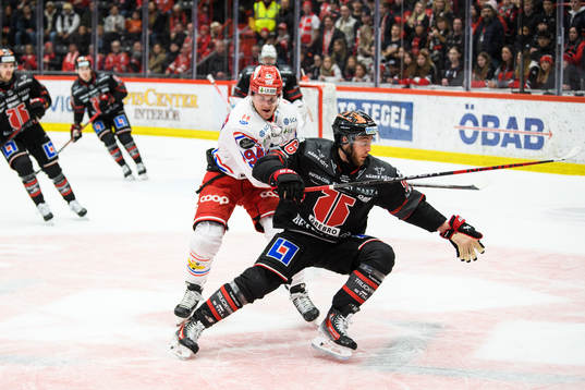 Timrås Sebastian Hartmann och Örebros Robin Norell