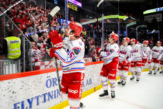 Timrås spelare jublar