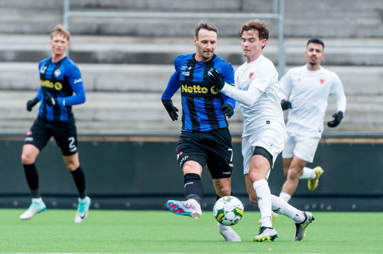 HB Køges Mike Jensen och Kalmars Jacob Trenskow