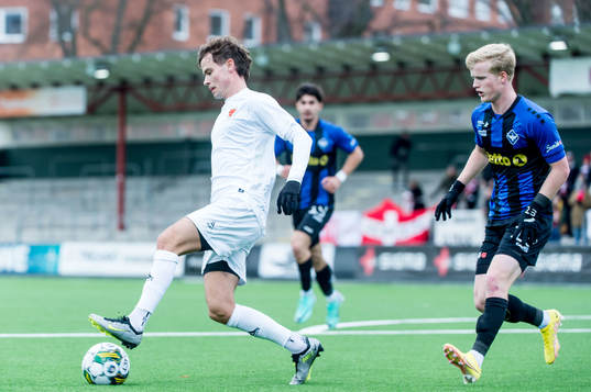 Kalmars Jacob Trenskow och HB Køges Sebastian Larsen