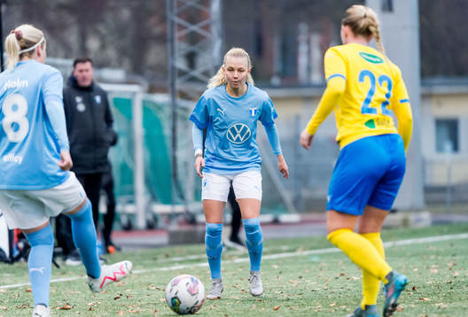 Malmö FFs Nathalie Hoff Persson och Rebecka Holm och