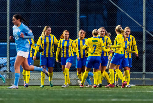 Eskilsminnes Marwa Said jublar
