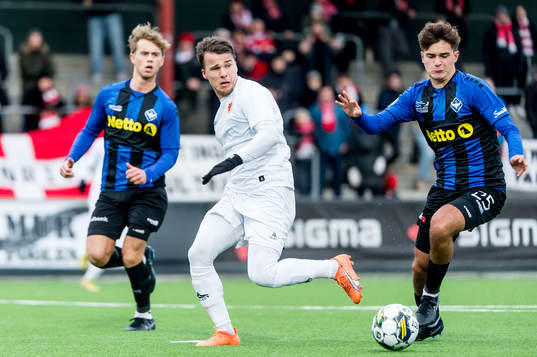 Kalmars Simon Skrabb och HB Køges Vinicius Faloni