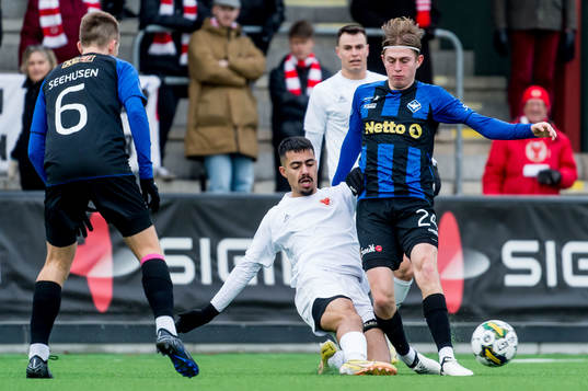 Kalmars Arash Motaraghebjafarpour och HB Køges Casper