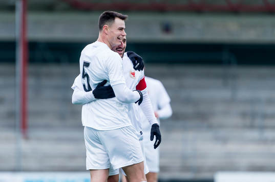 Kalmars Melker Hallberg och Robert Gojani jublar