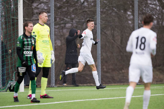 Helsingborgs Adrian Svanbäck jublar