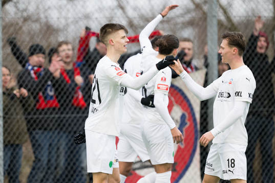 Helsingborgs Adrian Svanbäck och Anton Nilsson jublar