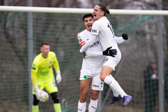 Bläddra bland fler bilder av Fotboll, Träningsmatch, Varberg - Helsingborg