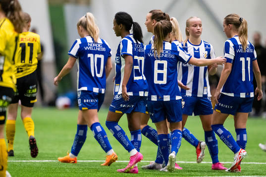 IFK Göteborgs spelare jublar