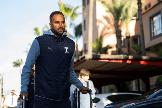 Malmö FFs Isaac Kiese Thelin vid ankomsten till