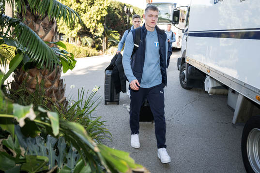 Malmö FFs Sebastian Jörgensen vid ankomsten till