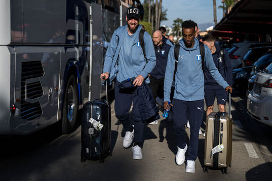 Malmö FFs Pontus Jansson och Taha Ali vid ankomsten till